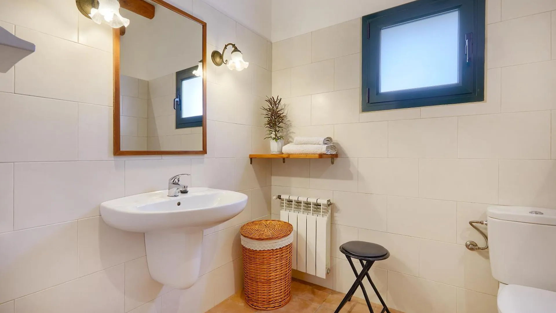 Can Pujol - Casa Rural 16-20 Personas Serra de Daro Spain